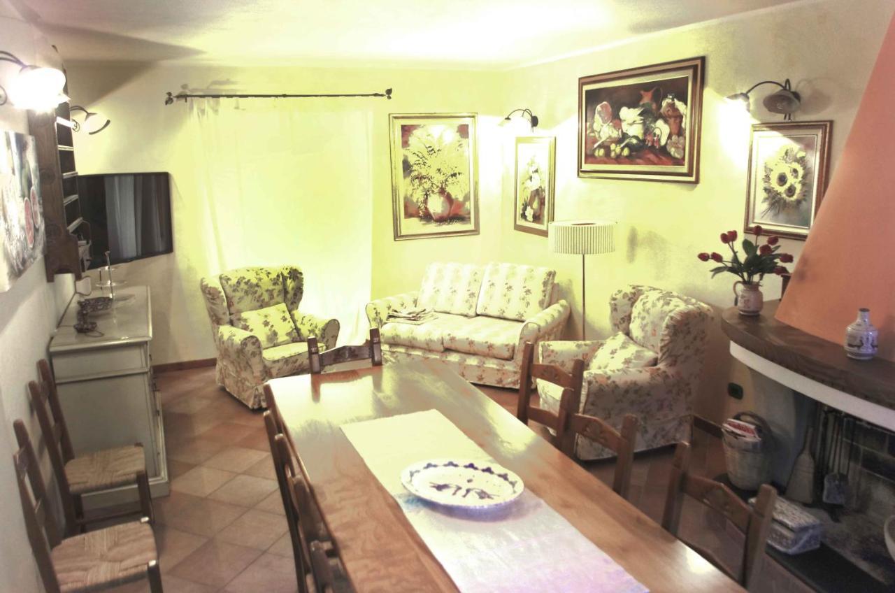 Casa De Ajala - B&B De Charme In Antica Dimora Totalmente Ristrutturata E Dotata Di Tutti I Confort Bagni Privati Spazio Living Patio Esterno Ambienti Climatizzati Degustazioni Prodotti Locali Làconi エクステリア 写真